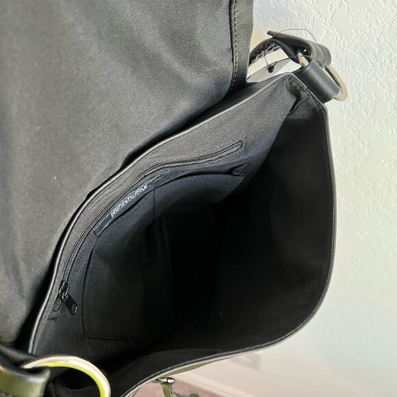 KENNETH COLE BLACK LEATHER PAD ABOUT YOU SHOULDER BAG BRAND NEW - Picture 7 of 7